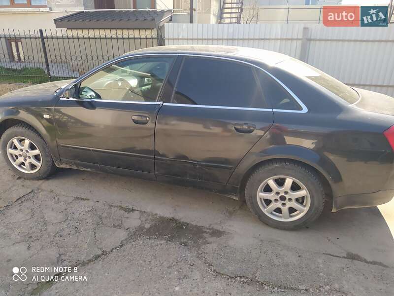 Седан Audi A4 2001 в 