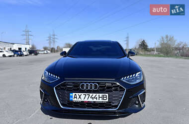 Седан Audi A4 2021 в 