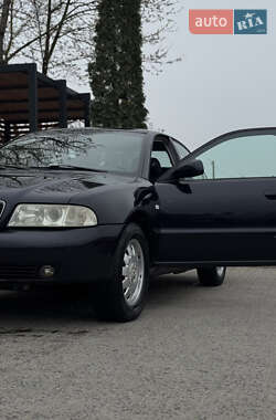 Седан Audi A4 2000 в 