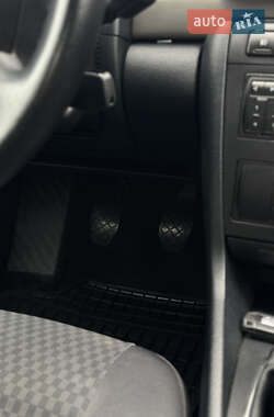 Седан Audi A4 2000 в 