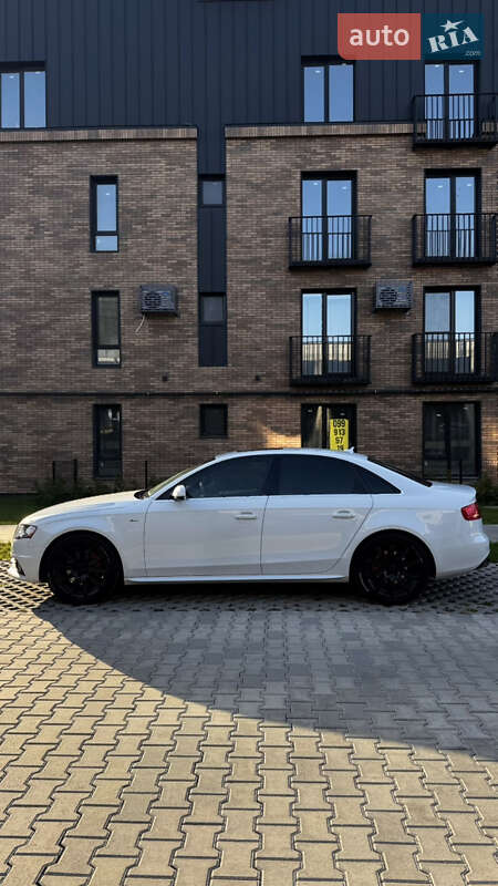 Седан Audi A4 2012 в Ивано-Франковске