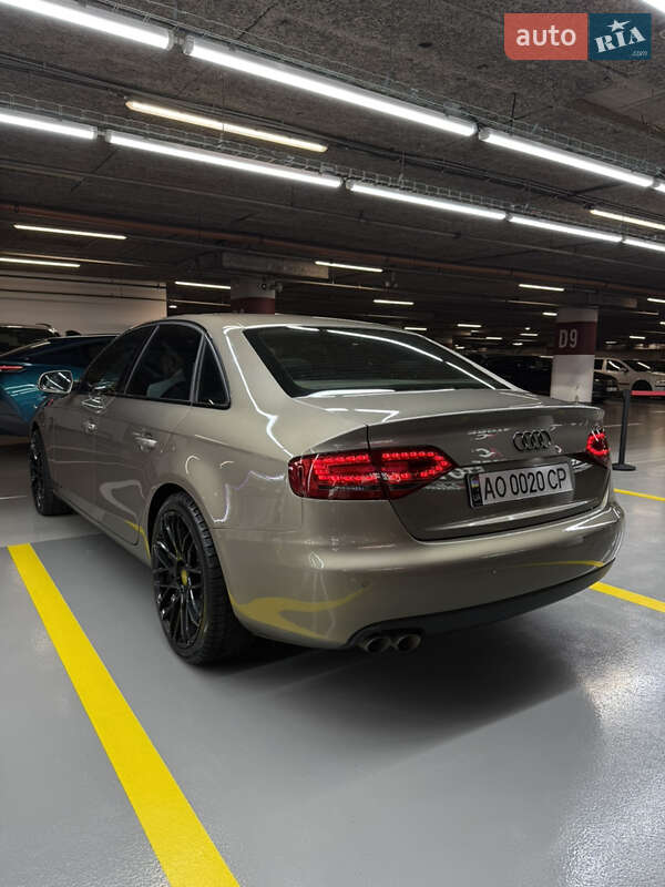 Седан Audi A4 2010 в Ужгороде