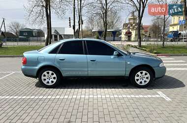 Седан Audi A4 2000 в 