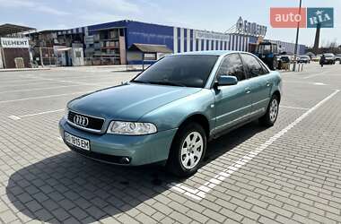 Седан Audi A4 2000 в 