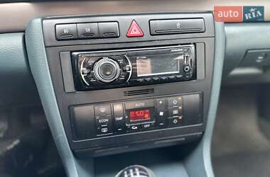 Седан Audi A4 2000 в 