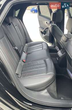 Седан Audi A4 2018 в 