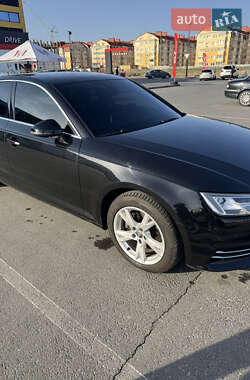 Седан Audi A4 2018 в 