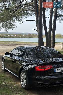 Седан Audi A4 2013 в 
