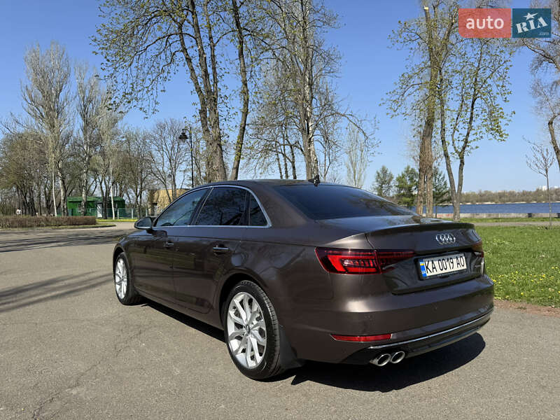 Седан Audi A4 2016 в Киеве