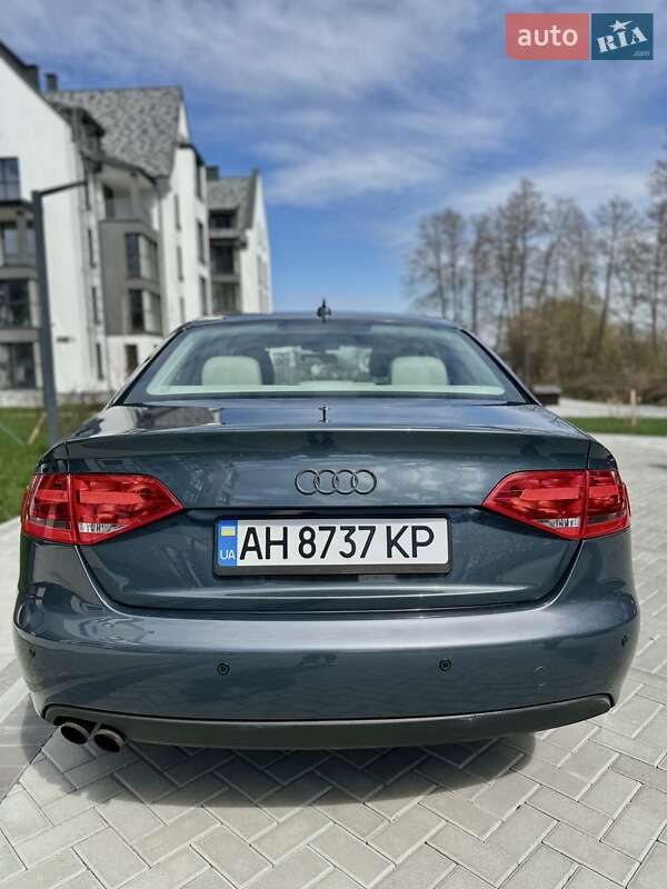 Седан Audi A4 2010 в Киеве