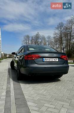Седан Audi A4 2010 в 