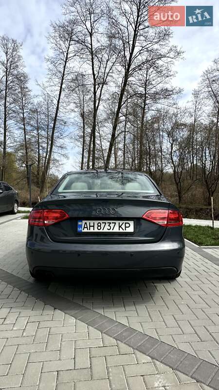 Седан Audi A4 2010 в Киеве