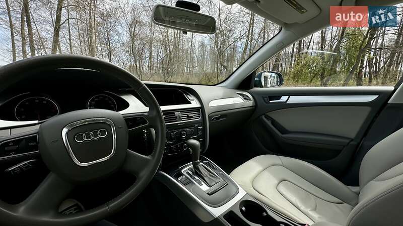 Седан Audi A4 2010 в Киеве