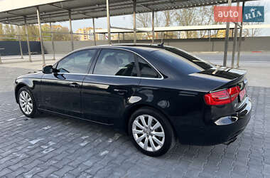 Седан Audi A4 2013 в 