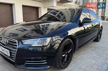 Седан Audi A4 2016 в 