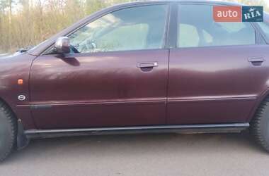 Седан Audi A4 1995 в 