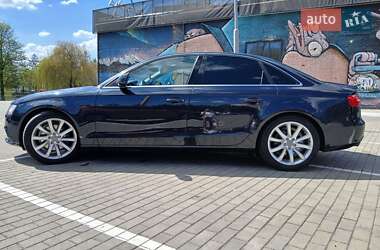 Седан Audi A4 2012 в Луцке