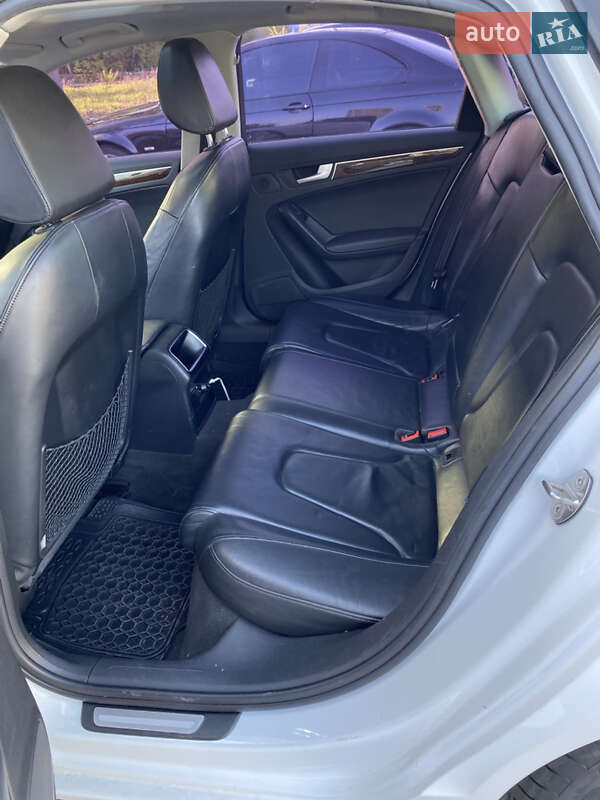 Седан Audi A4 2011 в Киеве