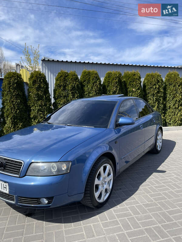 Седан Audi A4 2002 в 