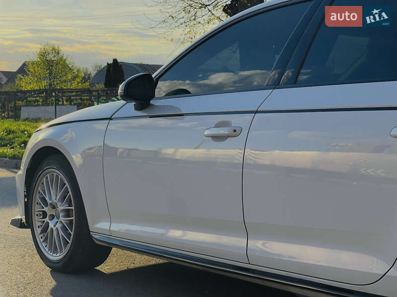Седан Audi A4 2016 в Львове