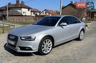 Седан Audi A4 2014 в 