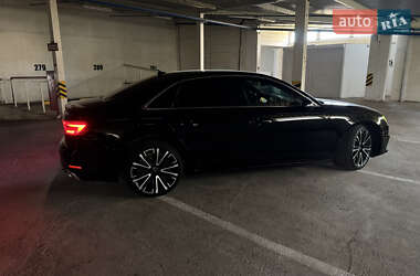Седан Audi A4 2019 в 