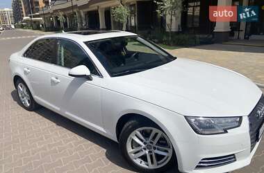 Седан Audi A4 2015 в Киеве