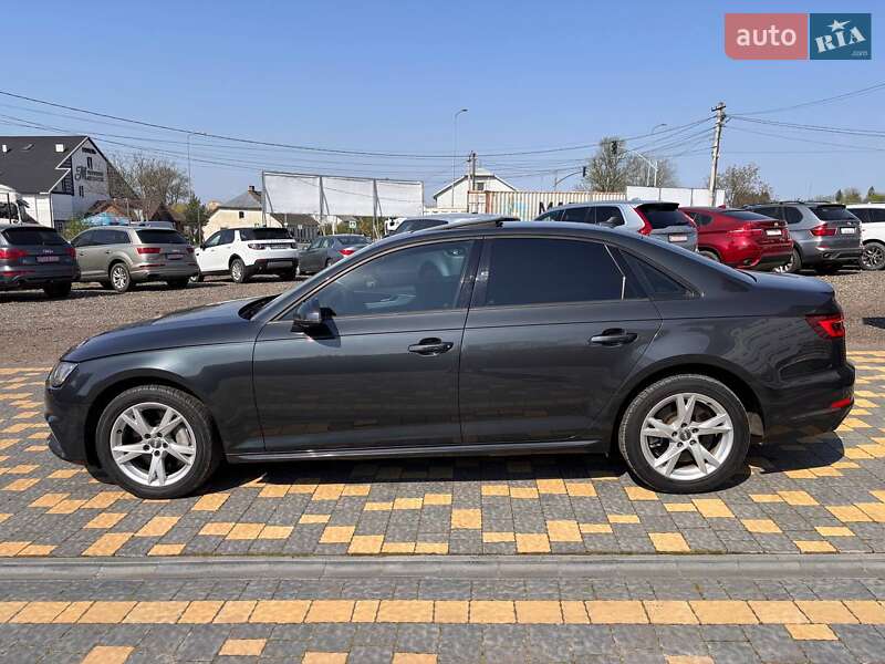 Седан Audi A4 2018 в Львове