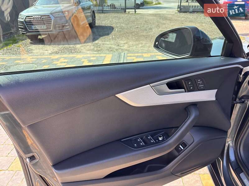 Седан Audi A4 2018 в Львове
