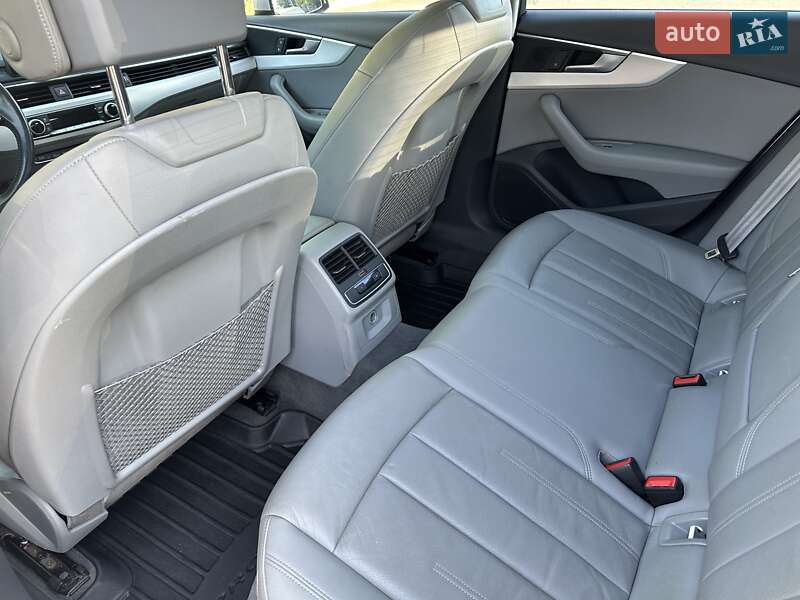 Седан Audi A4 2017 в Днепре