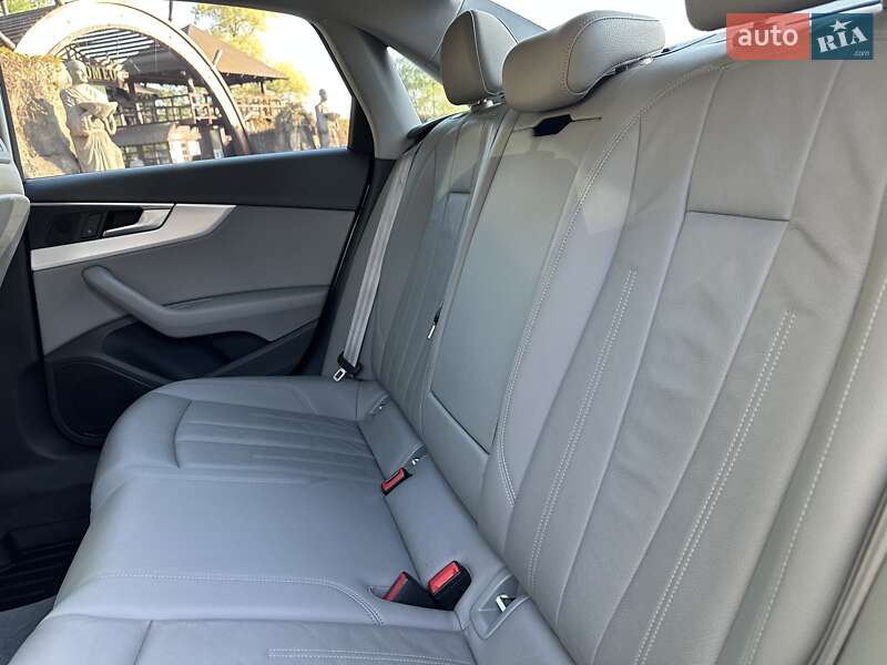 Седан Audi A4 2017 в Днепре