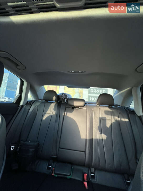 Седан Audi A4 2016 в Киеве