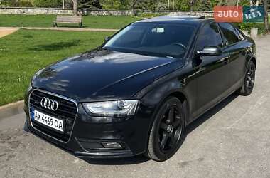 Седан Audi A4 2012 в 