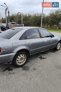 Седан Audi A4 1998 в 