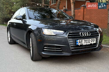 Седан Audi A4 2016 в 