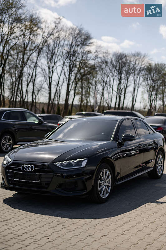 Седан Audi A4 2019 в Львове