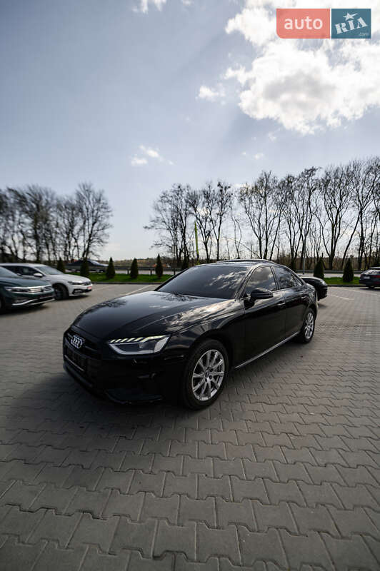 Седан Audi A4 2019 в Львове