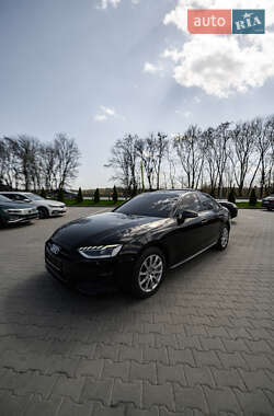 Седан Audi A4 2019 в 