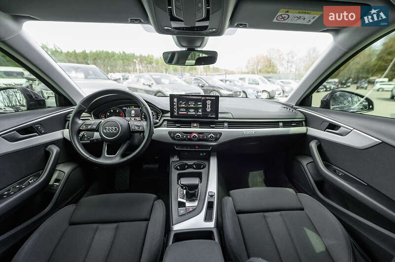 Седан Audi A4 2019 в Львове