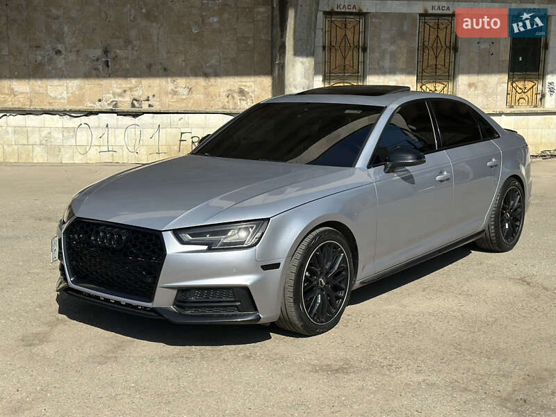 Седан Audi A4 2017 в 