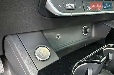 Седан Audi A4 2020 в 