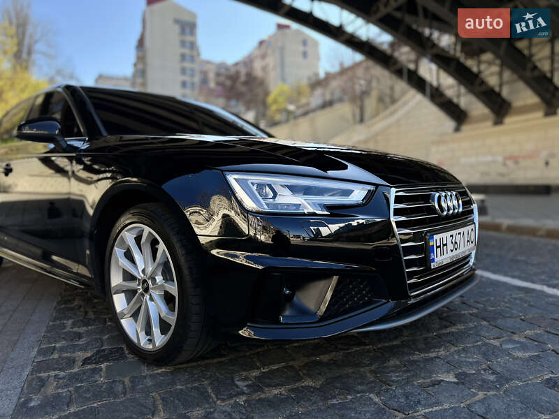 Седан Audi A4 2019 в Одессе