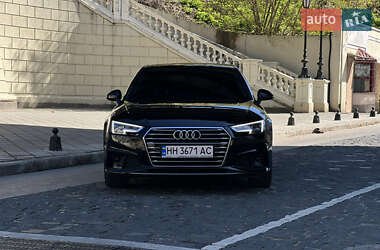 Седан Audi A4 2019 в 