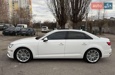 Седан Audi A4 2019 в 