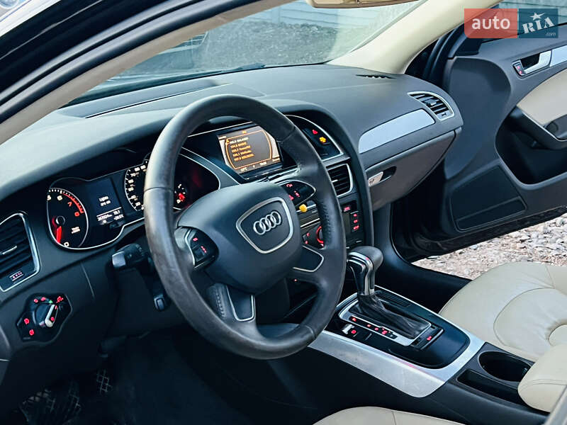 Седан Audi A4 2012 в Харькове