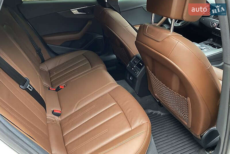 Седан Audi A4 2017 в Ровно