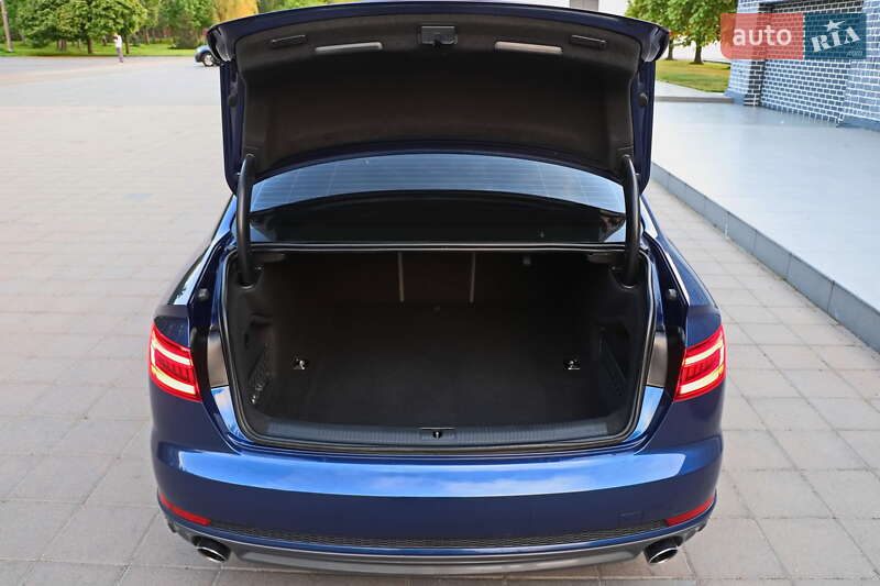 Седан Audi A4 2017 в Кременчуге