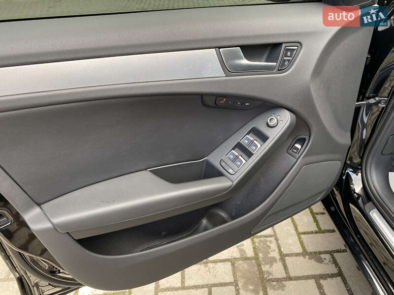 Седан Audi A4 2012 в Виннице