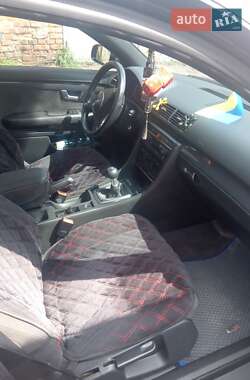 Седан Audi A4 2001 в 