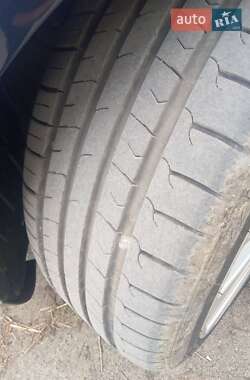 Седан Audi A4 2001 в 
